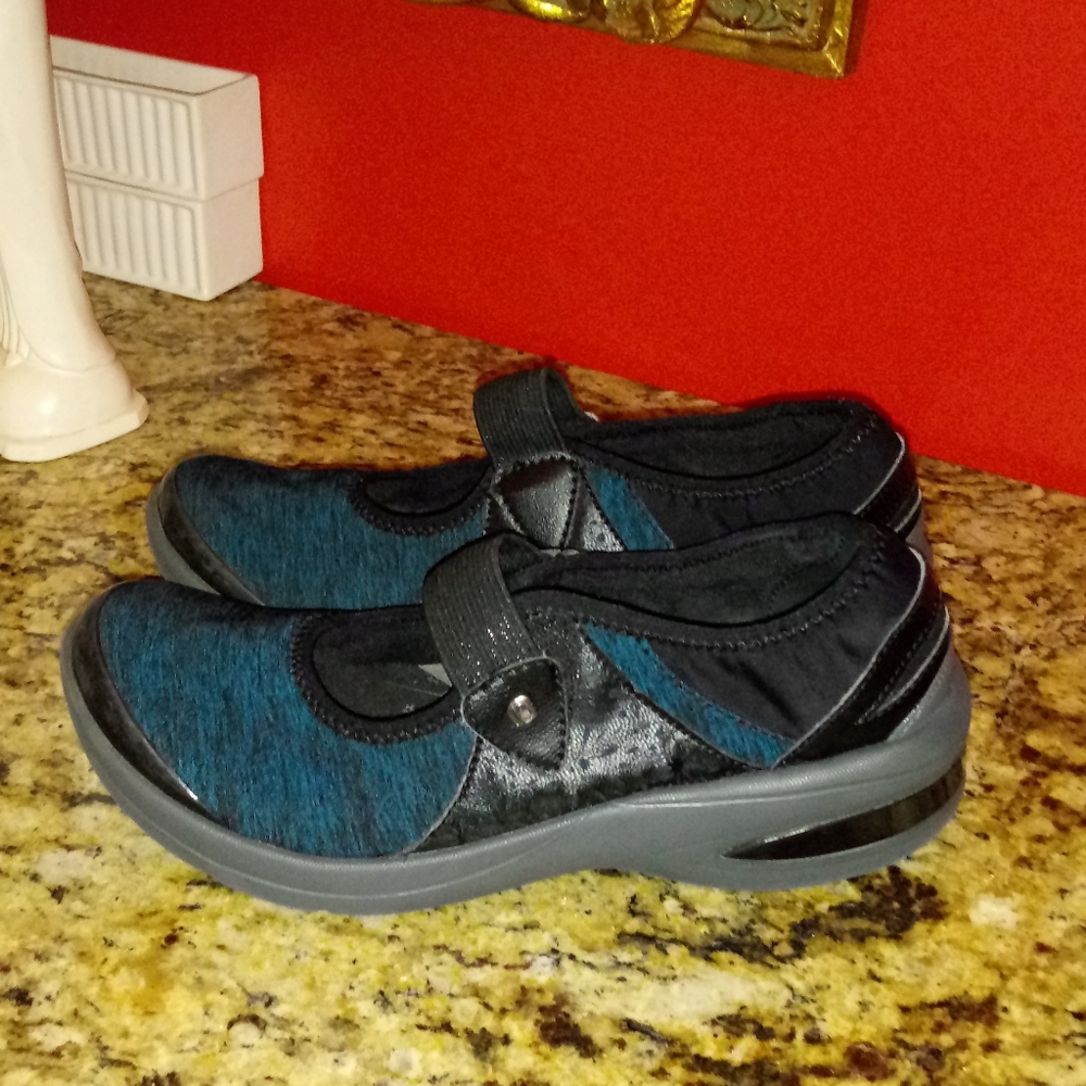 1114 Bzees Reign Shoes